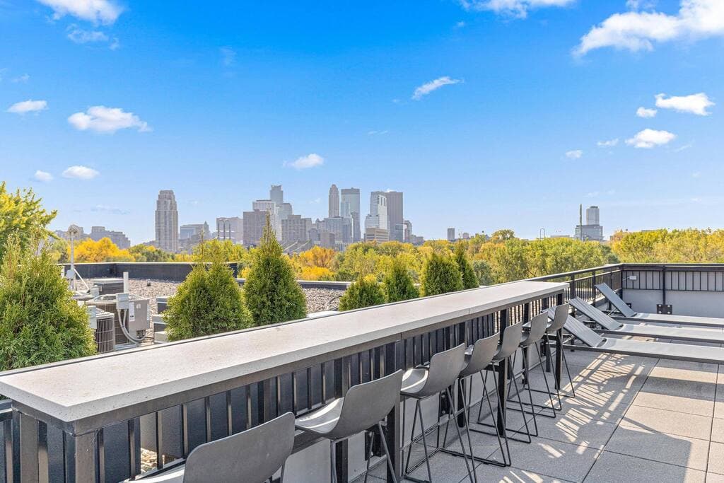 Luxury 1BR · NE Minneapolis - Photo 3