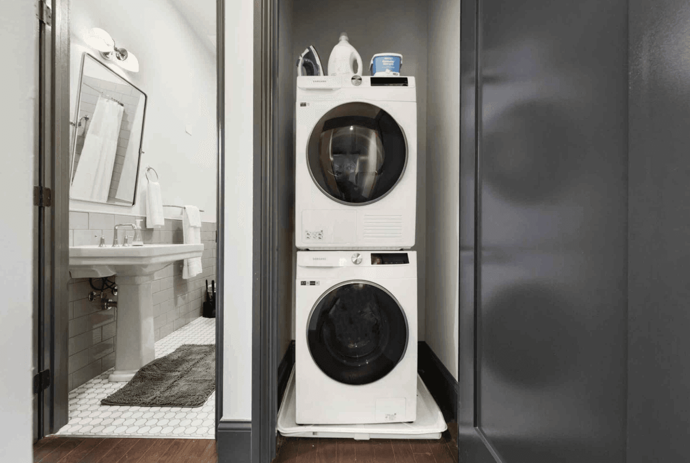 Modern 2BR · Downtown Pittsburgh - Photo 4